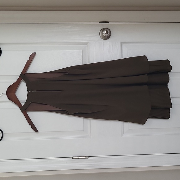 Lizard Thicket Olive Green Dress - Picture 2 of 3